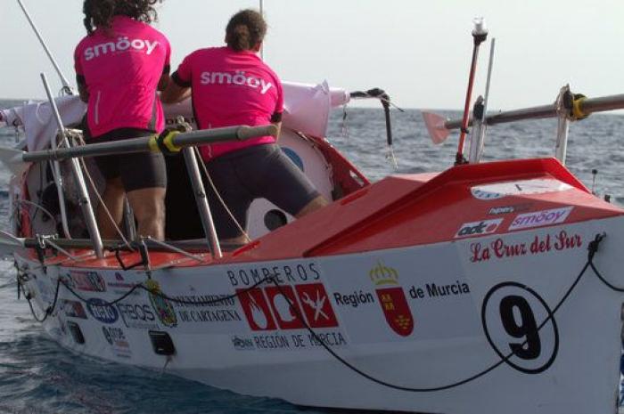 Españoles que han cruzado el Atlántico a remo: "En mitad del océano hay mucha vida"