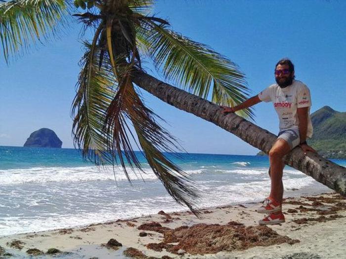 Españoles que han cruzado el Atlántico a remo: "En mitad del océano hay mucha vida"