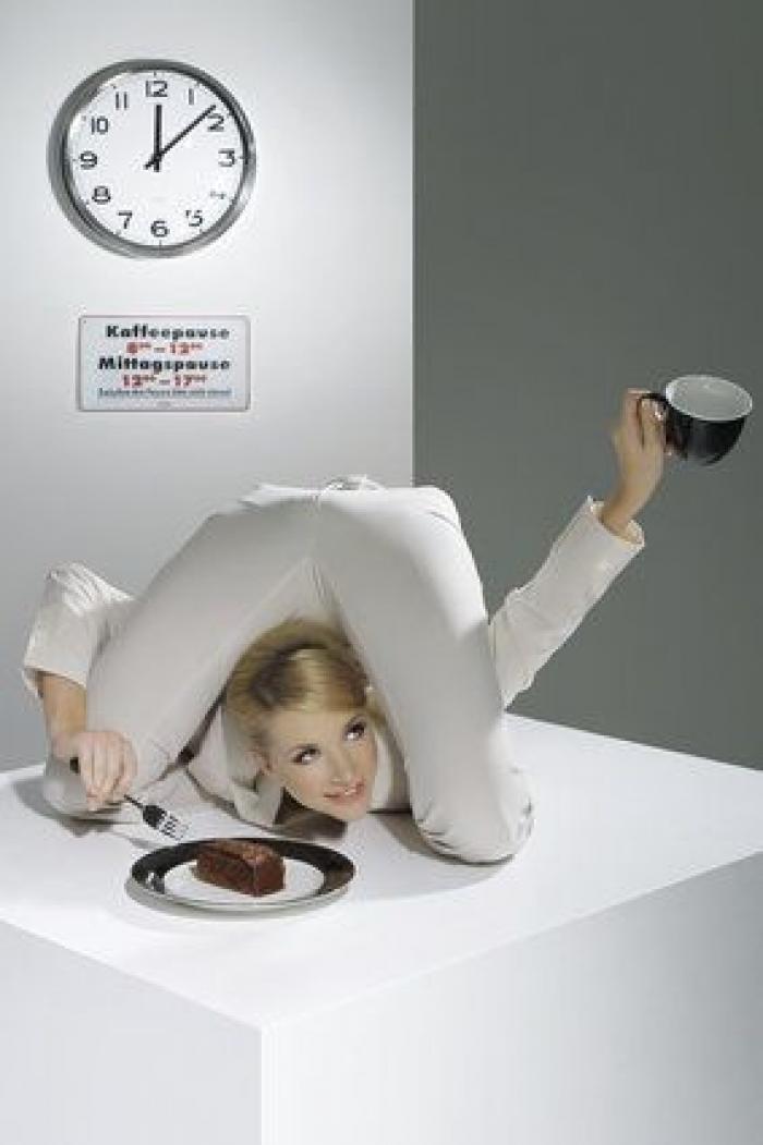 Las poses de esta contorsionista te harán replantearte los límites del cuerpo humano (FOTOS)