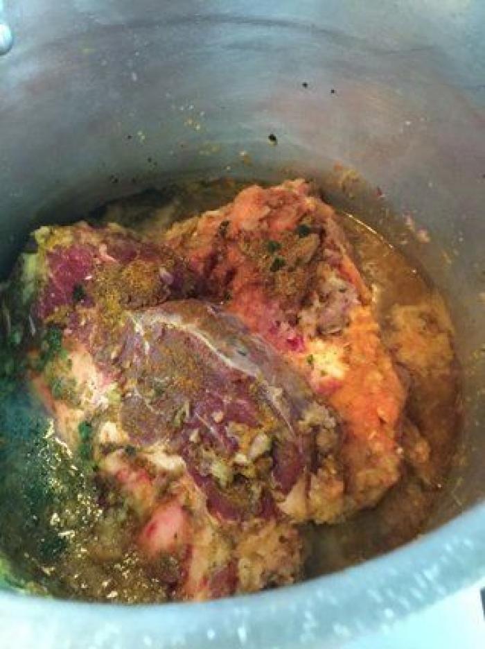 Cuscús con carne y verduras: la receta marroquí para un plato completo (FOTOS)