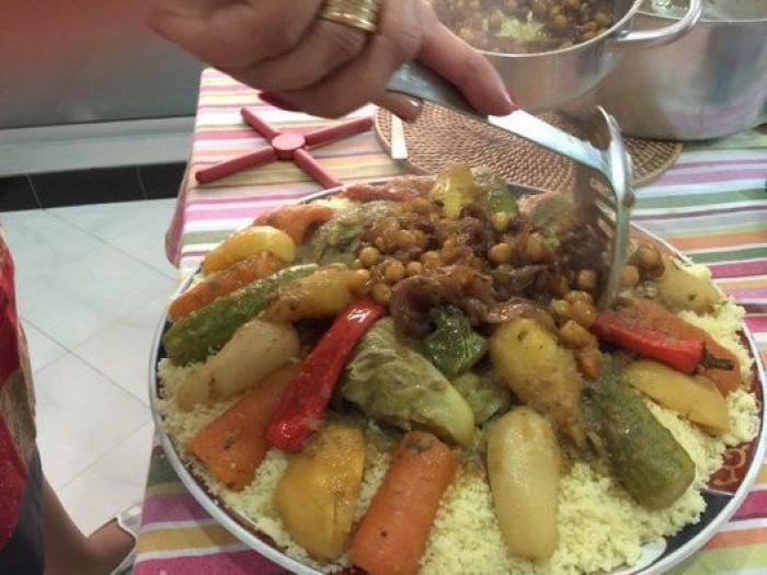 Cuscús con carne y verduras: la receta marroquí para un plato completo (FOTOS)