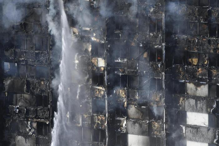 Detenido un hombre que se inventó haber perdido a su familia en el incendio de Londres