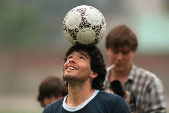 La vida de excesos y escándalos de Maradona
