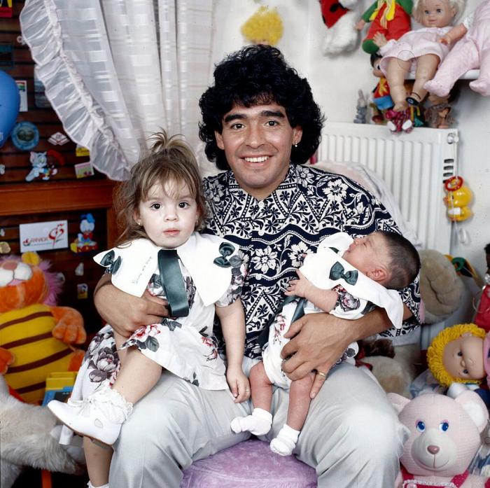 La vida de excesos y escándalos de Maradona
