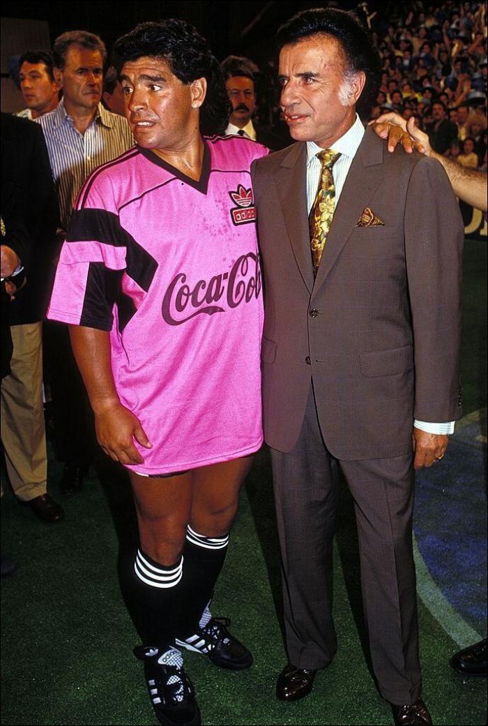 La vida de excesos y escándalos de Maradona