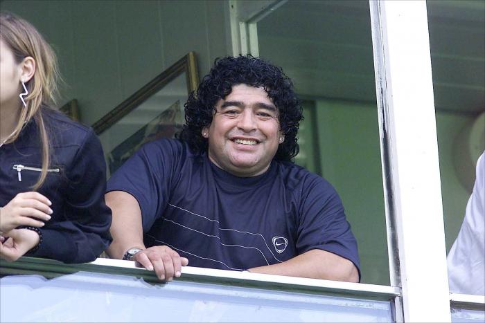 La vida de excesos y escándalos de Maradona