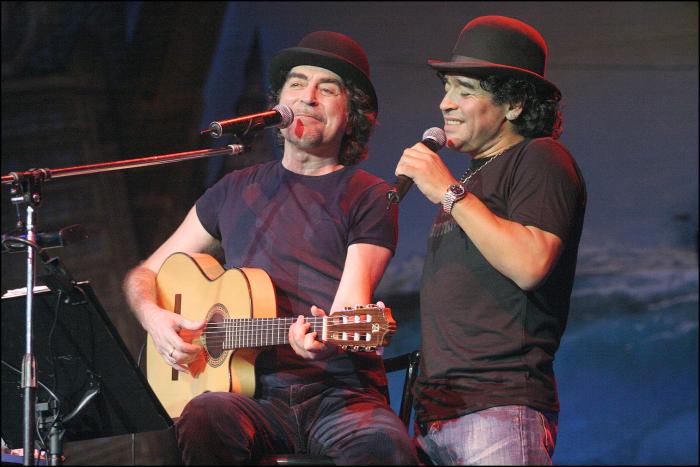 La vida de excesos y escándalos de Maradona