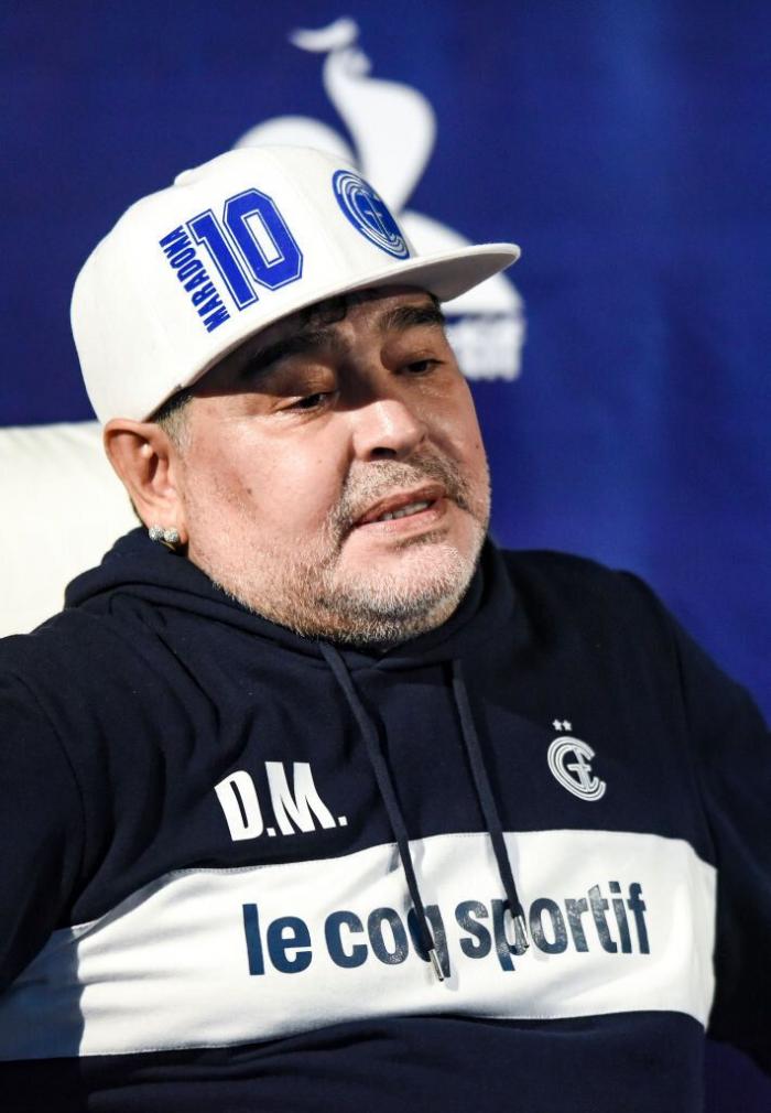 La vida de excesos y escándalos de Maradona