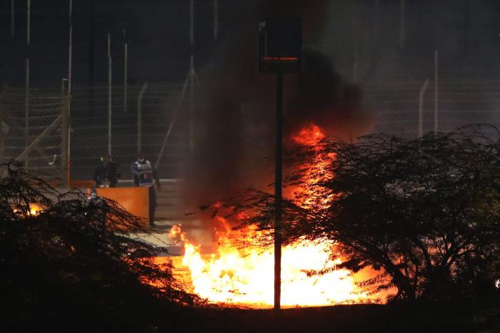 Terrible accidente de Grosjean en la Formula Uno: estrella su coche y comienza a arder
