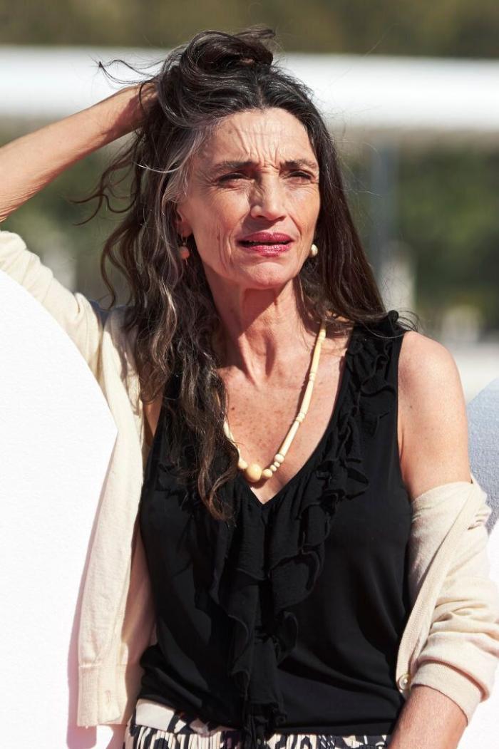 Estas 24 famosas de más de 40 y pelo largo demuestran que Carolina Herrera no tiene razón