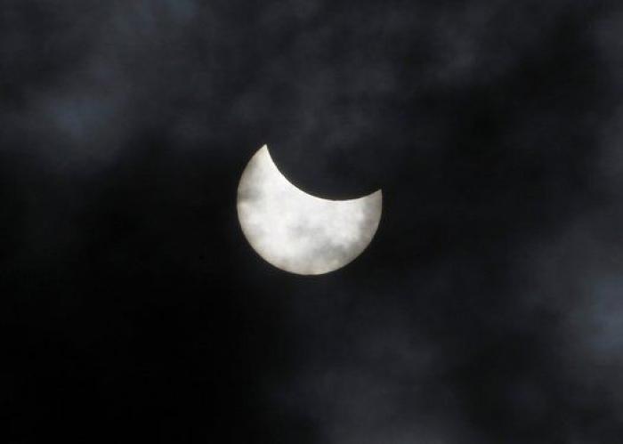 Las mejores imágenes del eclipse solar de 2015 (FOTOS)