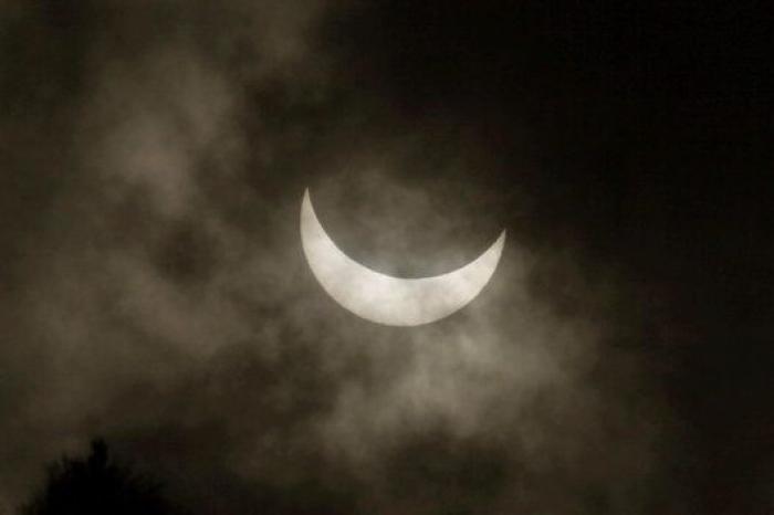 Las mejores imágenes del eclipse solar de 2015 (FOTOS)