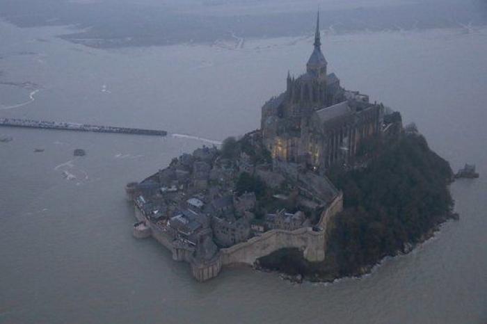 La 'marea del siglo' convierte en isla al Monte Saint-Michel (FOTOS)