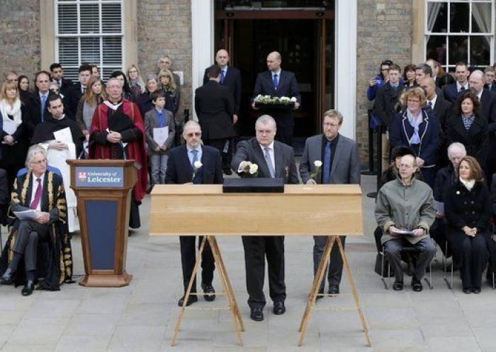 La catedral de Leicester recibe los restos del rey inglés Ricardo III