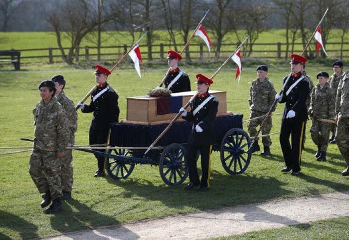 La catedral de Leicester recibe los restos del rey inglés Ricardo III