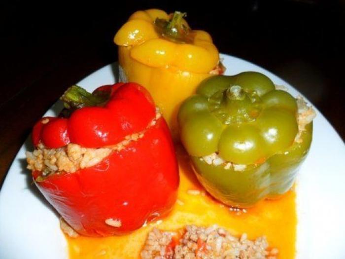 ¿Qué diferencia hay entre los pimientos verdes, los amarillos, los naranjas y los rojos?