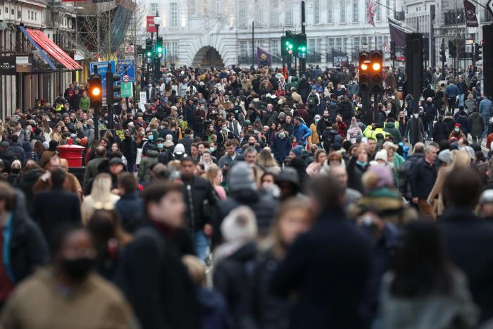 Si esta no es la primera mutación del coronavirus, ¿por qué preocupa tanto?