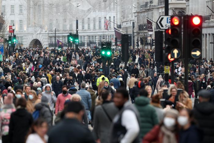 Si esta no es la primera mutación del coronavirus, ¿por qué preocupa tanto?