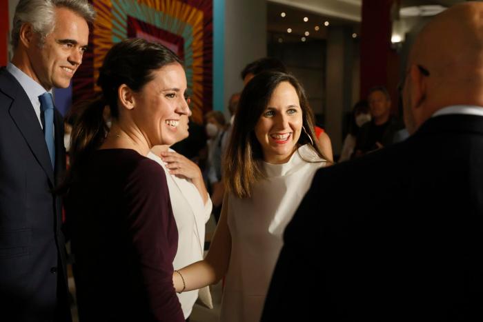 Aimar Bretos recuerda la brusca respuesta de Carmen Calvo el primer día de 'El Ágora' y ella se explica