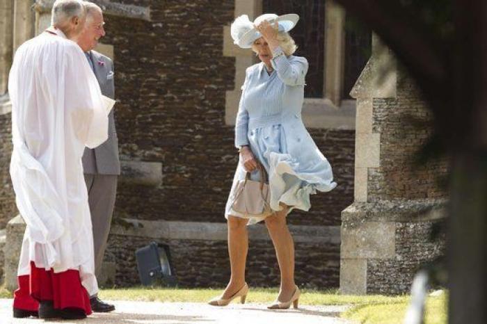 Bautizan a la princesa Carlota con el recuerdo de Diana de Gales muy presente (FOTOS)