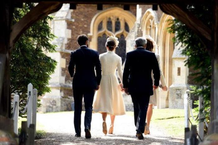 Bautizan a la princesa Carlota con el recuerdo de Diana de Gales muy presente (FOTOS)