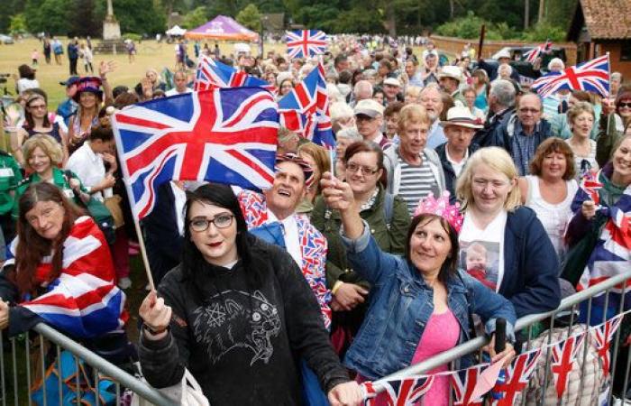 Bautizan a la princesa Carlota con el recuerdo de Diana de Gales muy presente (FOTOS)