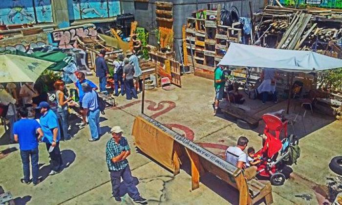 Campo de Cebada, manual de montaje de una plaza hecha a mano por y para los vecinos