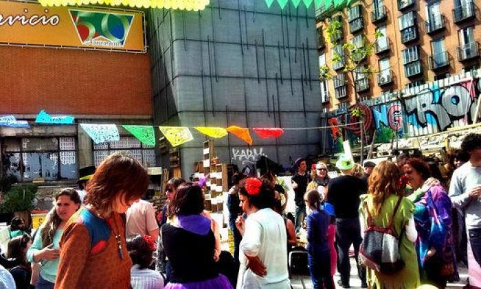 Campo de Cebada, manual de montaje de una plaza hecha a mano por y para los vecinos