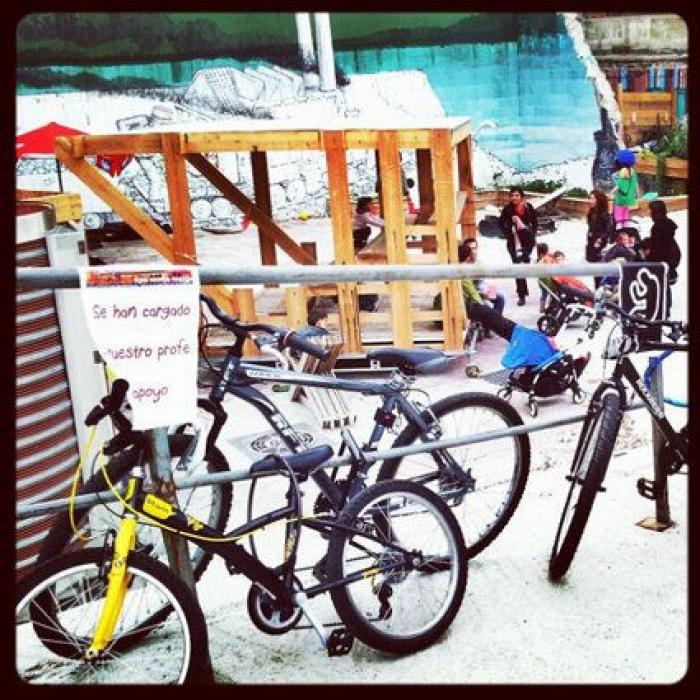 Campo de Cebada, manual de montaje de una plaza hecha a mano por y para los vecinos