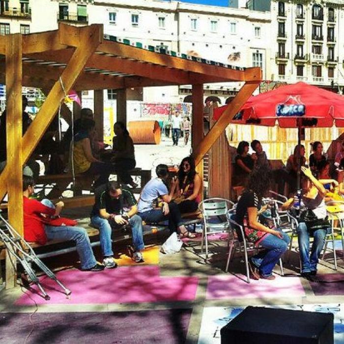 Campo de Cebada, manual de montaje de una plaza hecha a mano por y para los vecinos