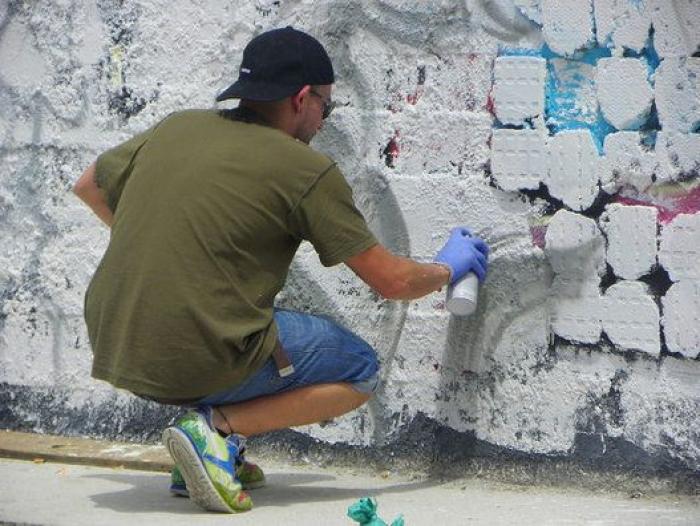 Campo de Cebada, manual de montaje de una plaza hecha a mano por y para los vecinos