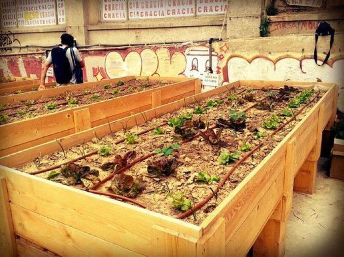 Campo de Cebada, manual de montaje de una plaza hecha a mano por y para los vecinos