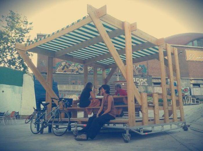 Campo de Cebada, manual de montaje de una plaza hecha a mano por y para los vecinos