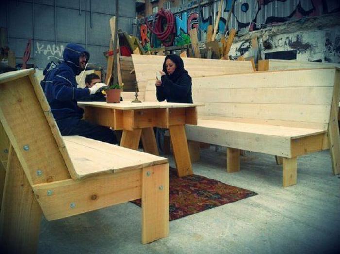Campo de Cebada, manual de montaje de una plaza hecha a mano por y para los vecinos