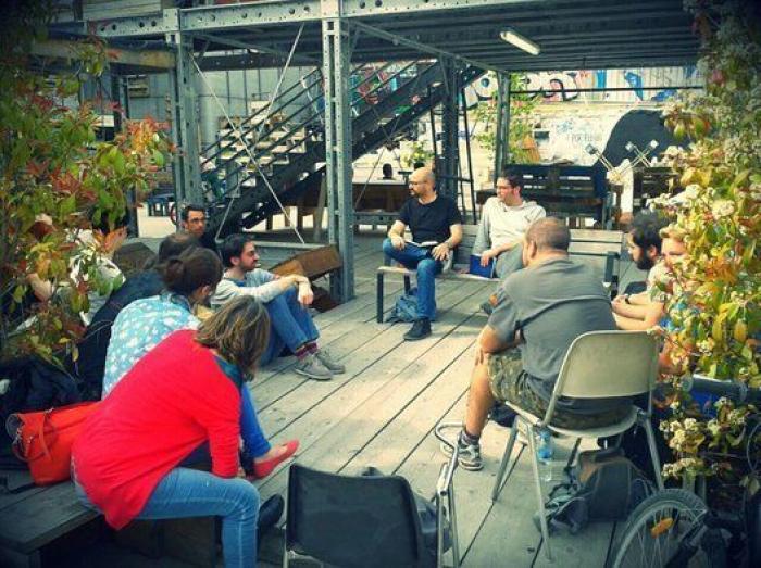 Campo de Cebada, manual de montaje de una plaza hecha a mano por y para los vecinos