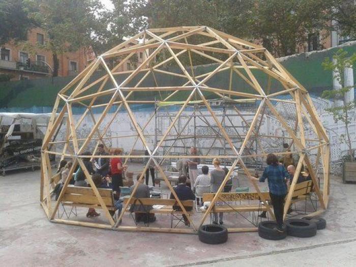 Campo de Cebada, manual de montaje de una plaza hecha a mano por y para los vecinos