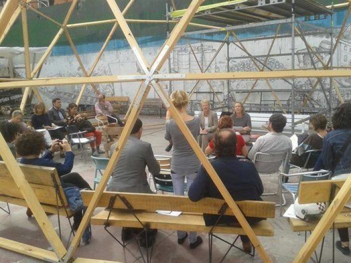 Campo de Cebada, manual de montaje de una plaza hecha a mano por y para los vecinos