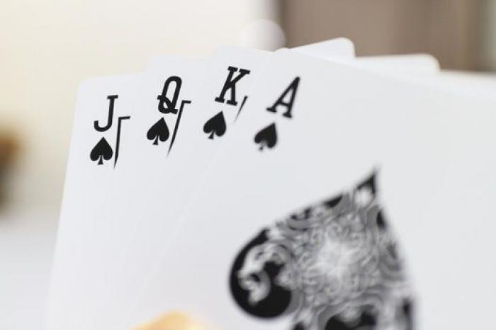 El regalo sexual que le dio Kate Middleton a Harry delante de Isabel II