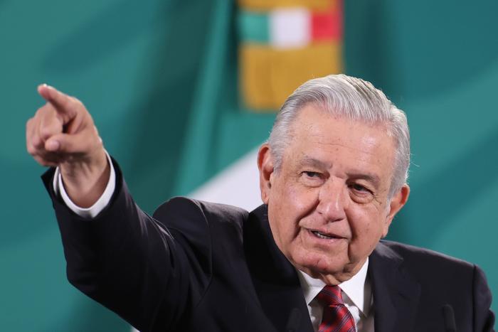 El partido de López Obrador suaviza sus palabras sobre la "pausa" con España