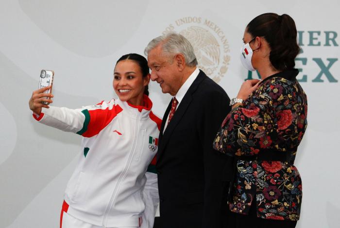 El partido de López Obrador suaviza sus palabras sobre la "pausa" con España