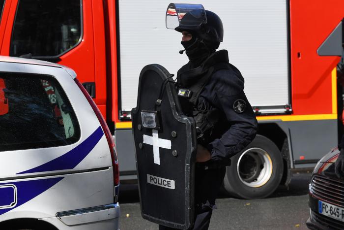 Dos personas heridas por arma blanca junto a la antigua sede de 'Charlie Hebdo'