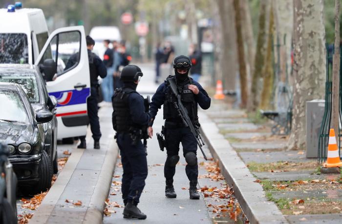 Dos personas heridas por arma blanca junto a la antigua sede de 'Charlie Hebdo'