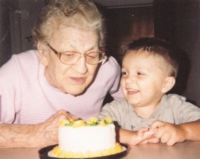 Bisabuelos + bisnietos: 16 fotos que demuestran que juntos hacen una gran pareja