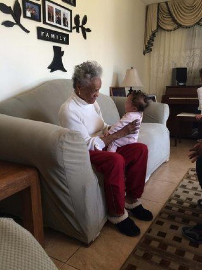 Bisabuelos + bisnietos: 16 fotos que demuestran que juntos hacen una gran pareja
