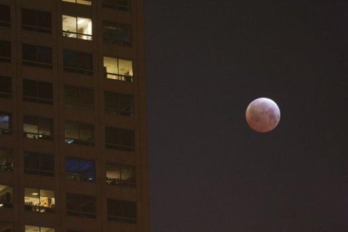 Las impresionantes imágenes de la 'luna de sangre' (FOTOS)