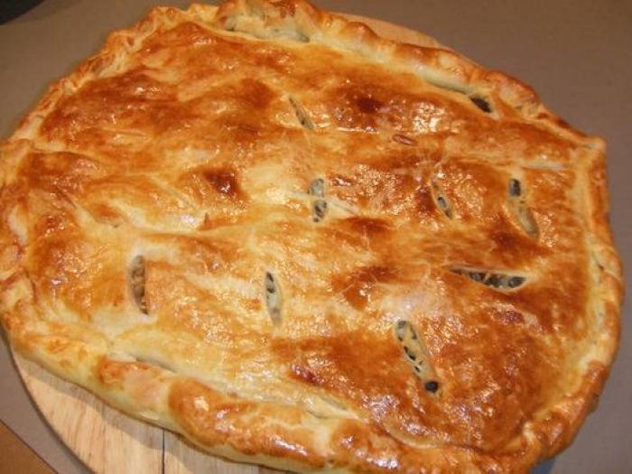 15 recetas de pasteles salados perfectos para reuniones familiares o con amigos