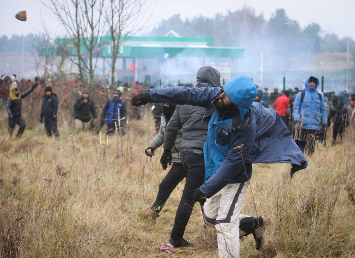 De dónde son y cómo llegan a Bielorrusia los migrantes que tratan de cruzar a Europa