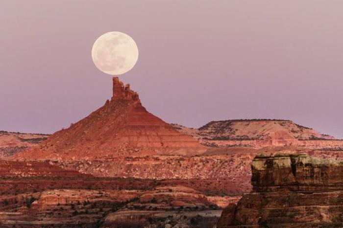 Descubren un 'fantasma' estelar, el primer agujero negro que flota libremente