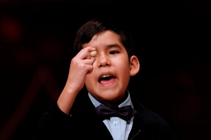 Una cadena de décimos misteriosos, protagonista del anuncio de la Lotería de Navidad 2021