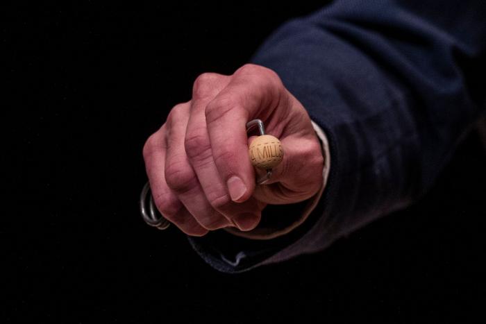 Una cadena de décimos misteriosos, protagonista del anuncio de la Lotería de Navidad 2021